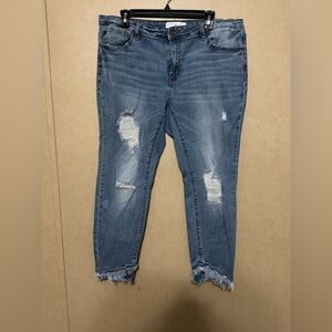 KanCan Blue Distressed Cropped Jeans